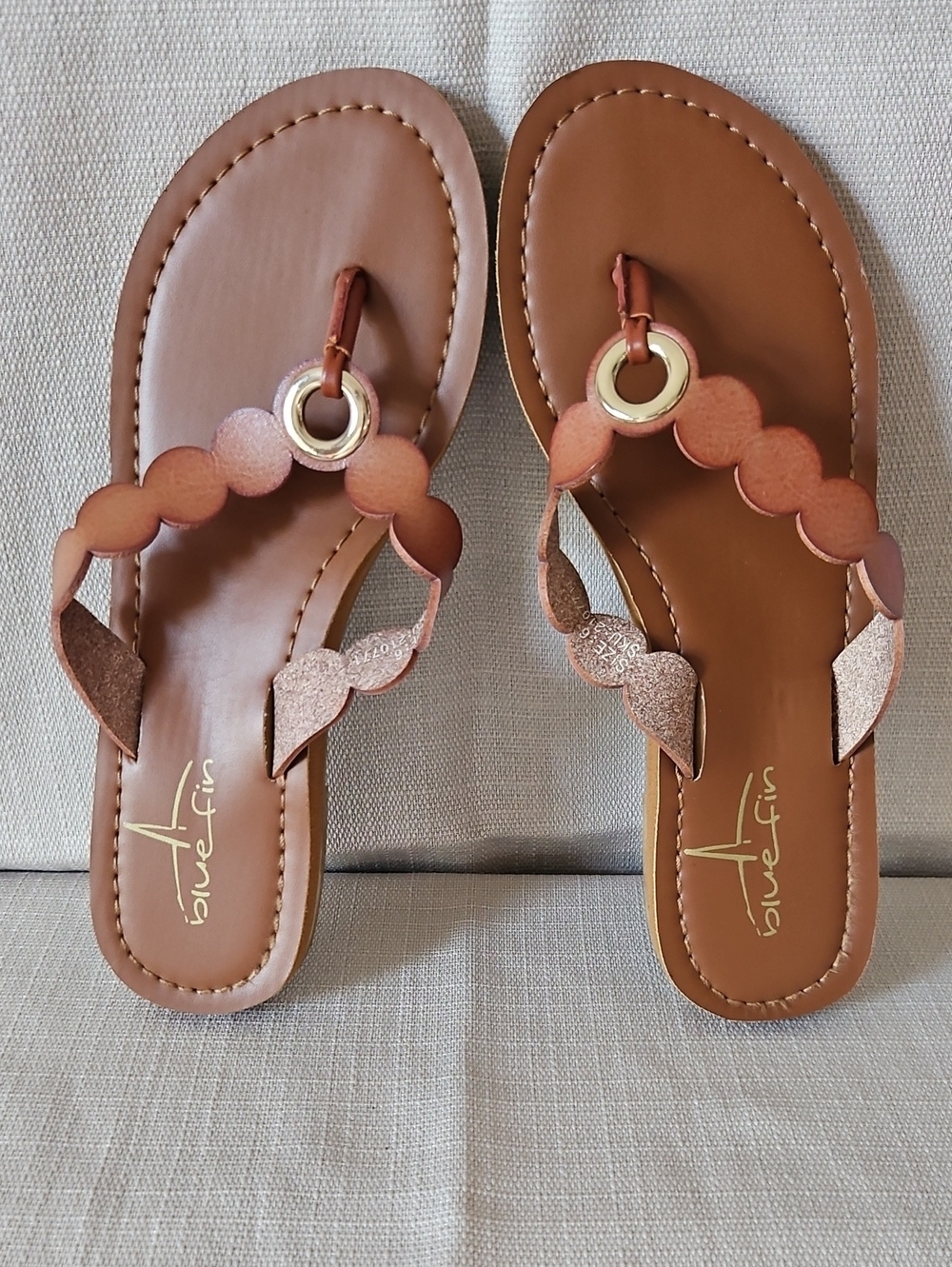 Scalloped Toe-Ring Sandals in Tan with Metallic Ring